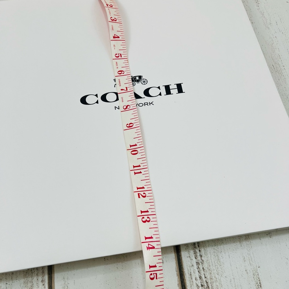 Coach White Gift Box and Tissue Paper Bundle Gift Wrap - Picture 9 of 11